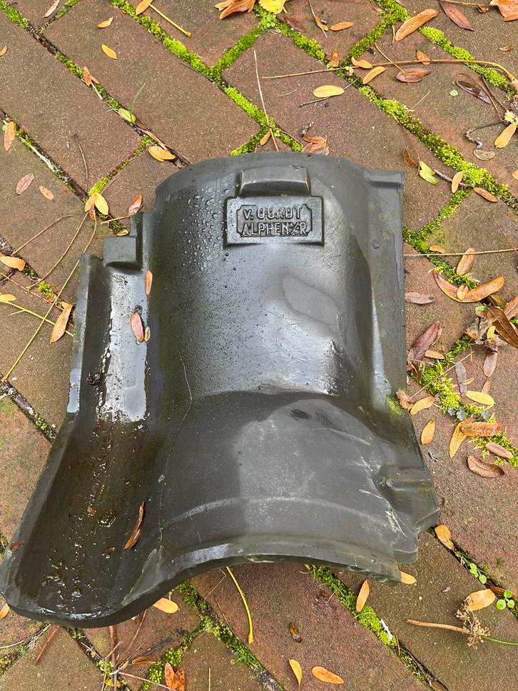 89 Knikpannen van Oordt Alphen a/d Rijn Blauw Gesmoord, Doe-het-zelf en Verbouw, Dakpannen en Dakbedekking, Zo goed als nieuw