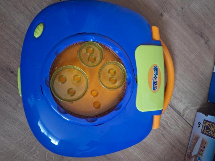 Spirograph met Batterijen - Tekenplezier!, Kinderen en Baby's, Speelgoed | Educatief en Creatief, Zo goed als nieuw, Knutselen