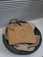 Hardstenen schaal met zeep en linnen, Schaal, Rond, Ophalen of Verzenden, Zo goed als nieuw