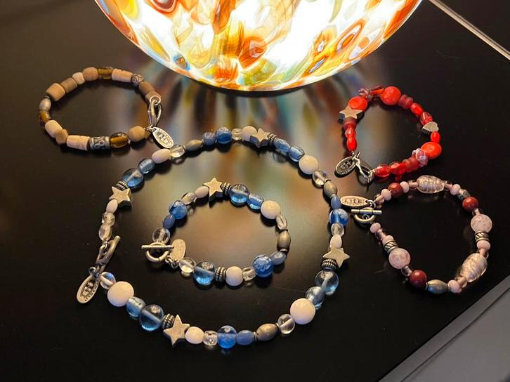 In één koop: 4x Symbols armbanden + 1x Symbols ketting., Sieraden, Tassen en Uiterlijk, Armbanden, Zo goed als nieuw, Overige kleuren