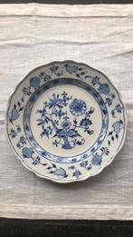 Meissen Zwiebelmuster 2 borden en 1 eierdop, Antiek en Kunst, Ophalen of Verzenden