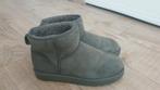 Grijze UGG Mini Laarzen - Maat 43, Kleding | Dames, Schoenen, UGG, Lage of Enkellaarzen, Ophalen of Verzenden, Zo goed als nieuw