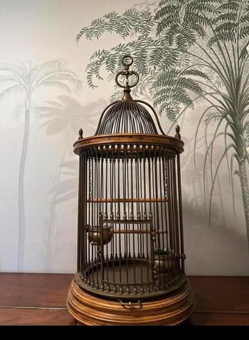 Vogelkooi klassiek / antiek van hout en messing beschikbaar voor biedingen