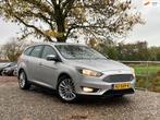 Ford Focus Wagon 1.0 Titanium Edition | Cruise + Clima nu, Auto's, Gebruikt, Origineel Nederlands, Handgeschakeld, 1216 kg