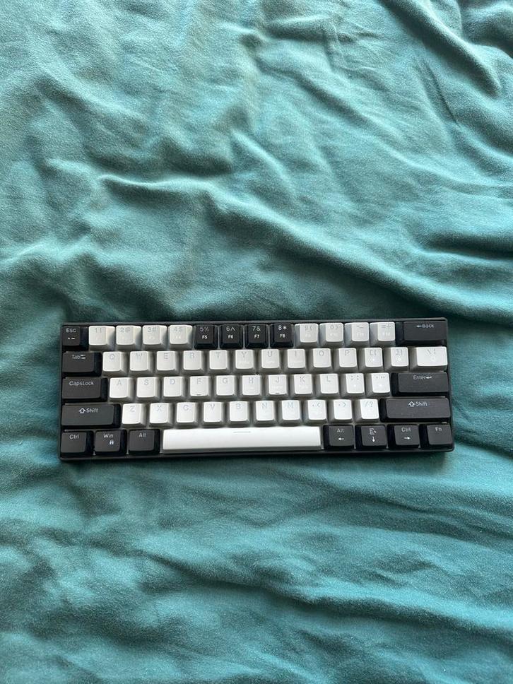Mechanisch Toetsenbord - AAGEEBE STAR61, Computers en Software, Toetsenborden, Gebruikt, Qwerty, Bedraad, Gaming toetsenbord, Ophalen of Verzenden