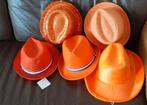 8x Oranje hoeden, Ophalen of Verzenden, Zo goed als nieuw, Hoed of Pruik, Oranje of Koningsdag