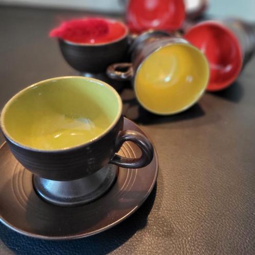 Retro vintage 5 stuks kop en schoteltjes. Aardewerk., Antiek en Kunst, Antiek | Servies los, Ophalen of Verzenden