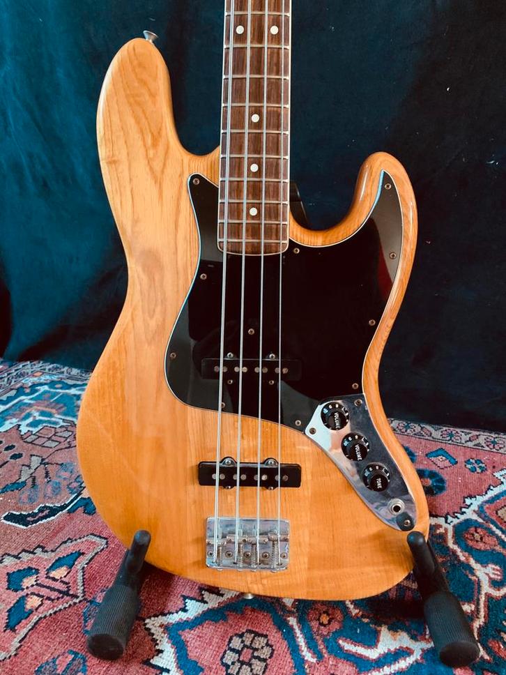 Fender Jazz bass vintage uit 1982, Muziek en Instrumenten, Snaarinstrumenten | Gitaren | Bas, Gebruikt, Elektrisch, Ophalen of Verzenden