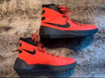 Hoge Nikes oranje 39 beschikbaar voor biedingen
