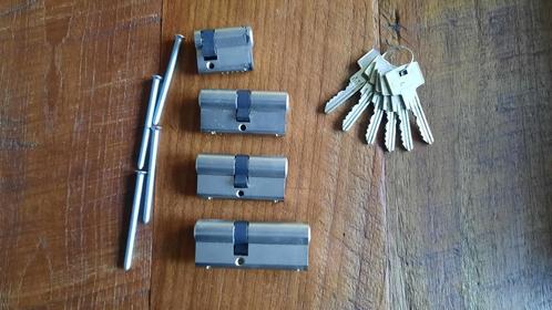 Gelijksluitende cilinder sloten, Doe-het-zelf en Verbouw, Hang- en Sluitwerk, Zo goed als nieuw, Slot, Ophalen