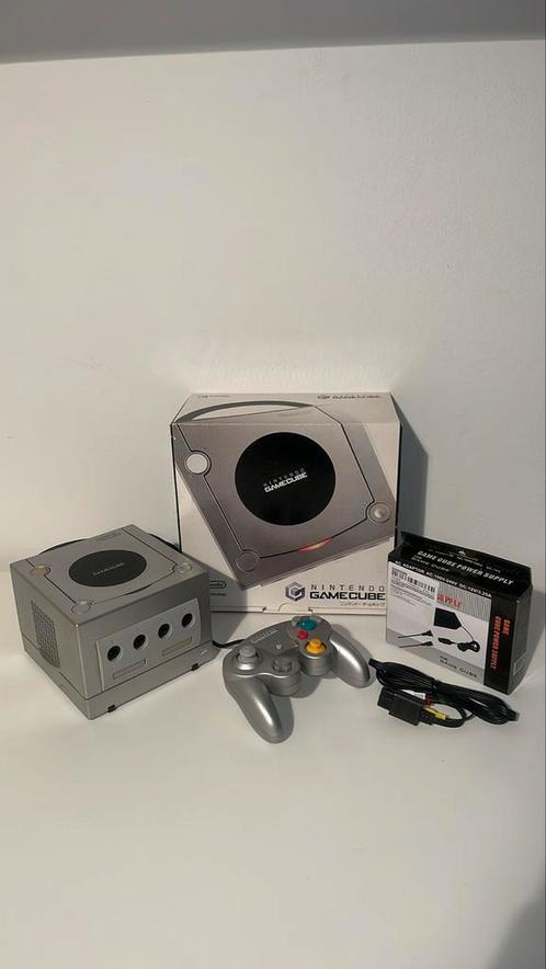 Nintendo GameCube Platinum Japan Version, Spelcomputers en Games, Spelcomputers | Nintendo GameCube, Zo goed als nieuw, Met 1 controller