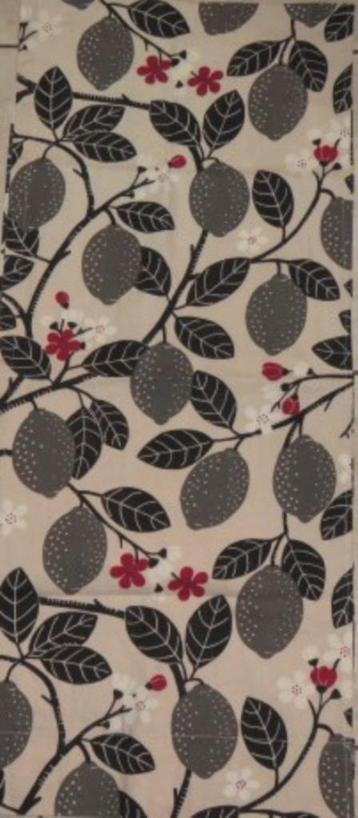 Vintage lap stof lichtbeige vruchten bladeren Zweeds design beschikbaar voor biedingen
