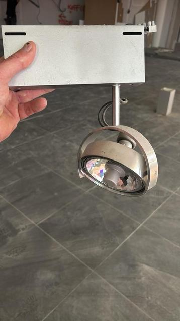 Spots te koop aangeboden beschikbaar voor biedingen