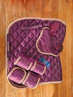 Te koop paarse set dekje, oornetje en bandages, Ophalen of Verzenden, Nieuw, Dekje