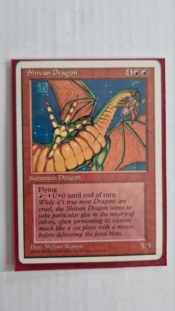 MTG 4th Edition Shivan Dragon, Hobby en Vrije tijd, Verzamelkaartspellen | Magic the Gathering, Zo goed als nieuw, Ophalen of Verzenden