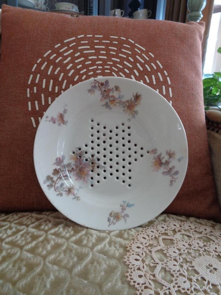 Antieke Fruittest op Pootjes met Paarse Bloemen ** Mimosa **, Antiek en Kunst, Antiek | Servies los, Ophalen of Verzenden