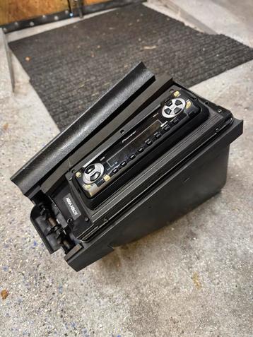 BMW K1100LT Opbergbox Links + Pioneer Radio beschikbaar voor biedingen