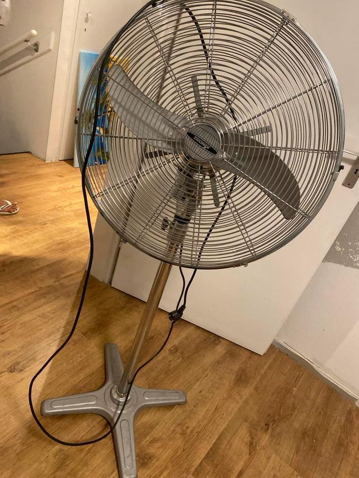 Statiefventilator - Krachtige verkoeling, Witgoed en Apparatuur, Ventilatoren, Gebruikt, Statiefventilator, Ophalen of Verzenden