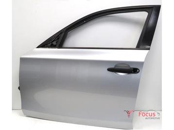 Portier 4Deurs links-voor van een BMW 1-Serie (354) beschikbaar voor biedingen