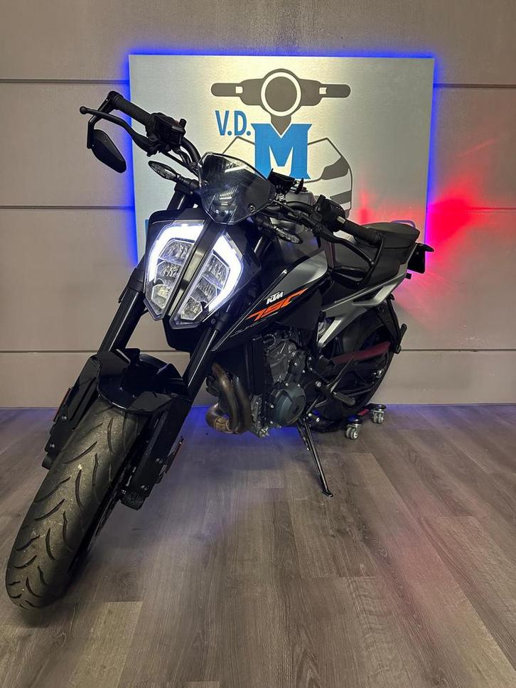 KTM DUKE 790 2019 AKRAPOVIC QUICKSHIFTER, Fietsen en Brommers, Brommers | Crossbrommers, Zo goed als nieuw, Overige merken, Ophalen