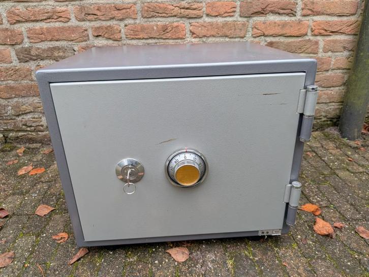 Royal Safe (R9) kluis/brandkast, Huis en Inrichting, Brandblussers en Brandkasten, Zo goed als nieuw, Ophalen