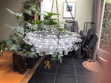 Leuke hanglamp met kleine flesjes beschikbaar voor biedingen