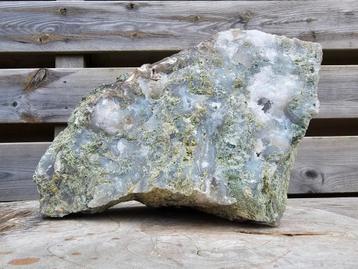 Prachtige ruwe mosagaat met veel druzy geodes 3167 gram beschikbaar voor biedingen