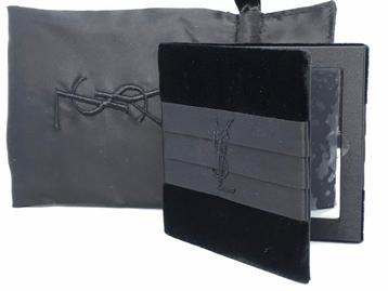 Nieuwe mooie spiegel in zwart satijn Yves Saint Laurent beschikbaar voor biedingen