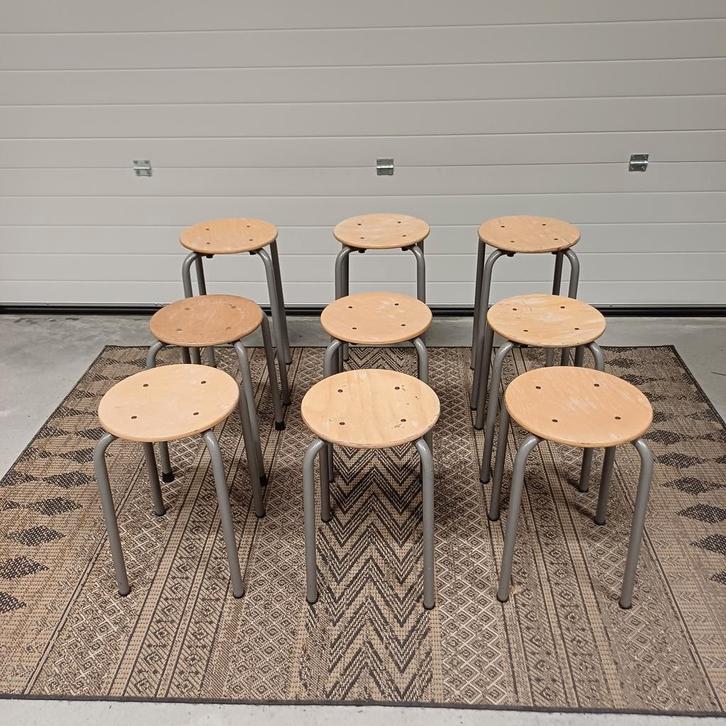 9 x vintage school atelier werkplaats krukken partij krukken, Huis en Inrichting, Krukjes, Gebruikt, Hout, Ophalen