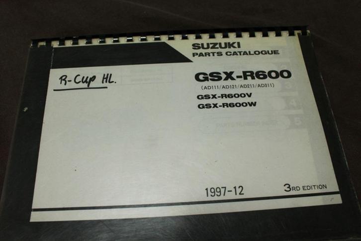 Suzuki GSX-R600 V W 1997 motorcycle parts catalogue, Motoren, Handleidingen en Instructieboekjes, Suzuki, Ophalen of Verzenden