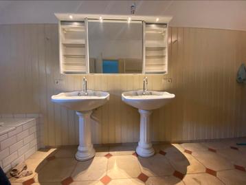 2 vintage wastafels beschikbaar voor biedingen
