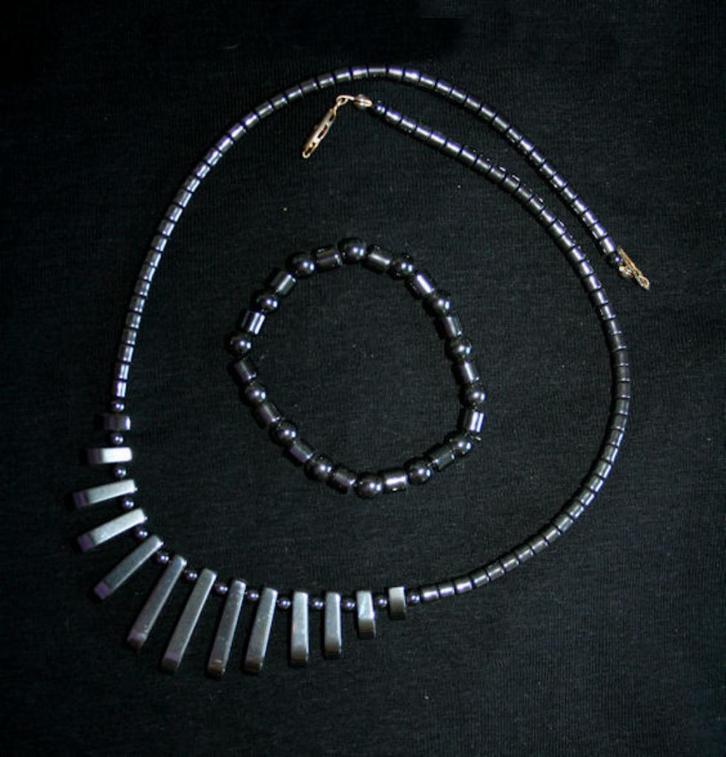 Set van hematiet edelsteen - halsketting en armband, Sieraden, Tassen en Uiterlijk, Kettingen, Nieuw, Steen of Mineraal, Overige kleuren