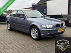 BMW 3-serie 318i Lifestyle | APK | ACHTERUIT RIJ CAMERA |, Auto's, BMW, 65 €/maand, Achterwielaandrijving, Blauw, Origineel Nederlands