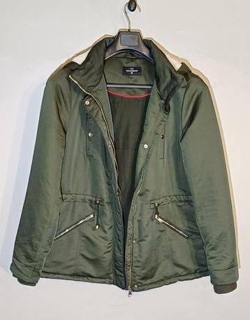 Warme winter jas beschikbaar voor biedingen