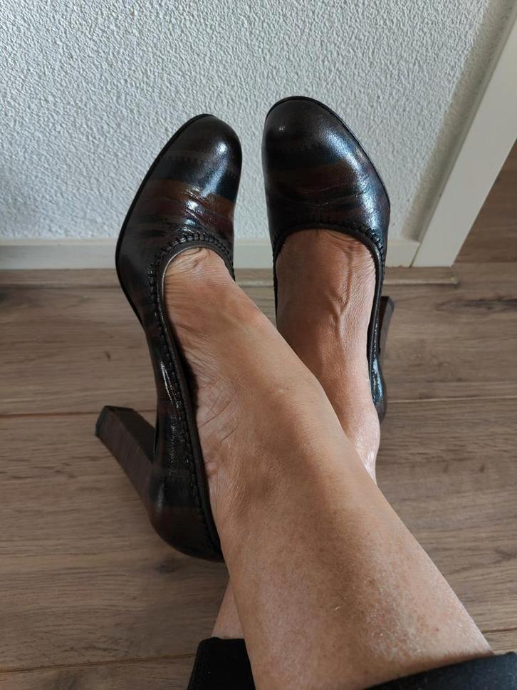 Audley London 40 klassiek bruin lakleer pumps diverse tinten, Kleding | Dames, Schoenen, Zo goed als nieuw, Pumps, Bruin, Ophalen of Verzenden