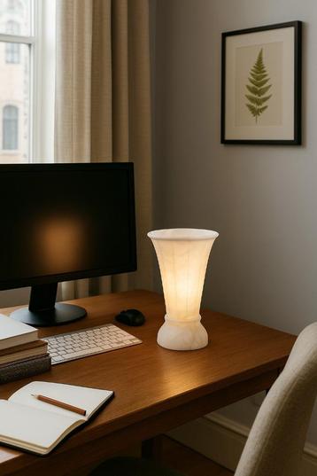 Alabaster tafellamp – 25 cm hoog beschikbaar voor biedingen
