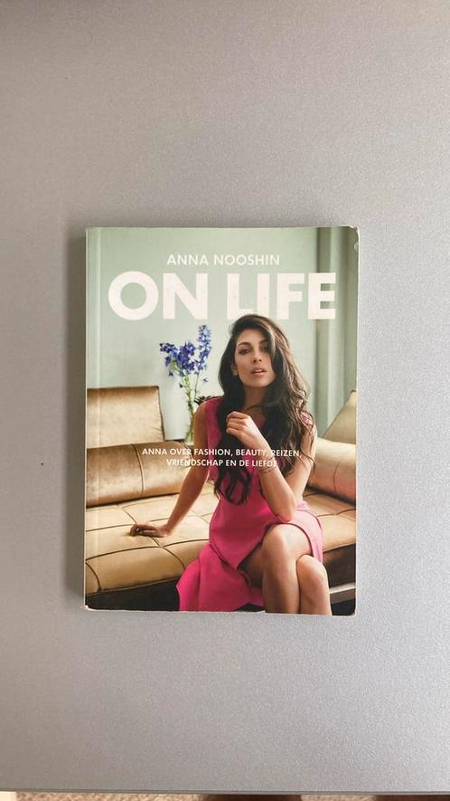 Anna Nooshin - On life, Boeken, Mode, Zo goed als nieuw, Ophalen of Verzenden