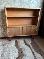 Vintage Houten Boekenkast met Schuifdeuren, Huis en Inrichting, Kasten | Boekenkasten, Ophalen, Met plank(en), Gebruikt, 100 tot 150 cm