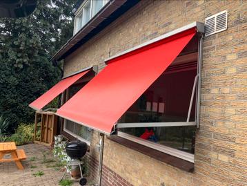 2 luifels/ zonneschermen beschikbaar voor biedingen