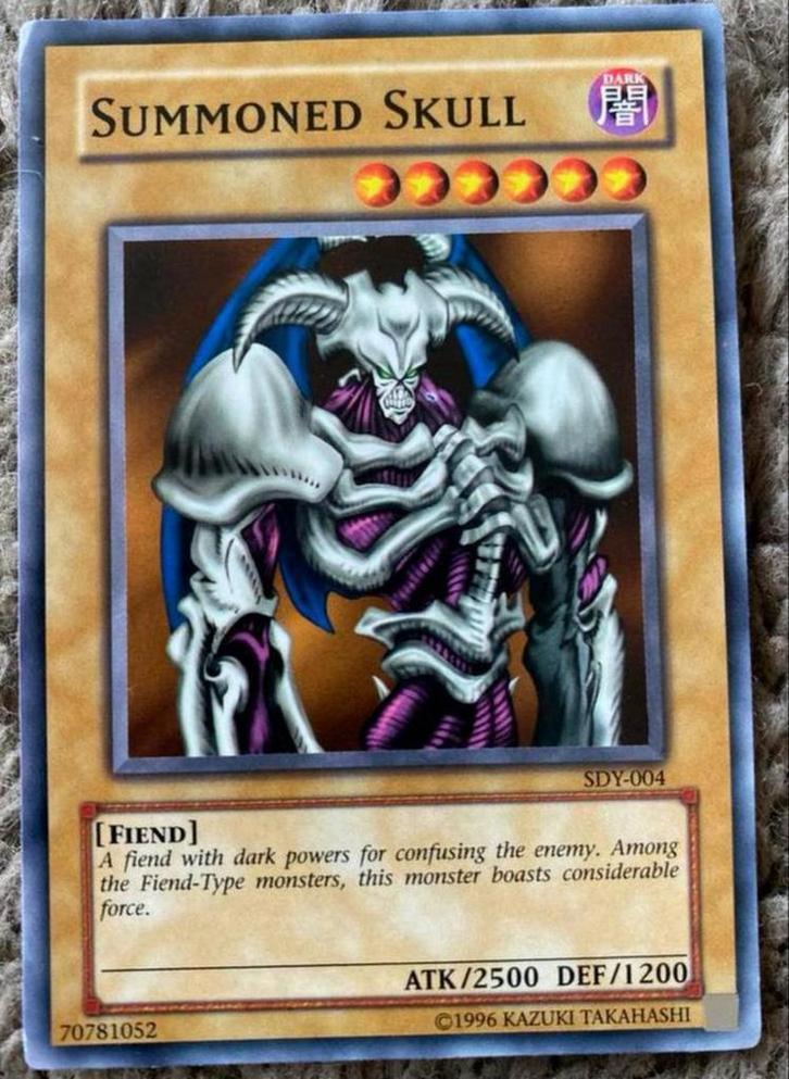 Yu-Gi-Oh! Summoned Skull SDY Old US Print !, Hobby en Vrije tijd, Verzamelkaartspellen | Yu-gi-Oh!, Gebruikt, Losse kaart, Verzenden