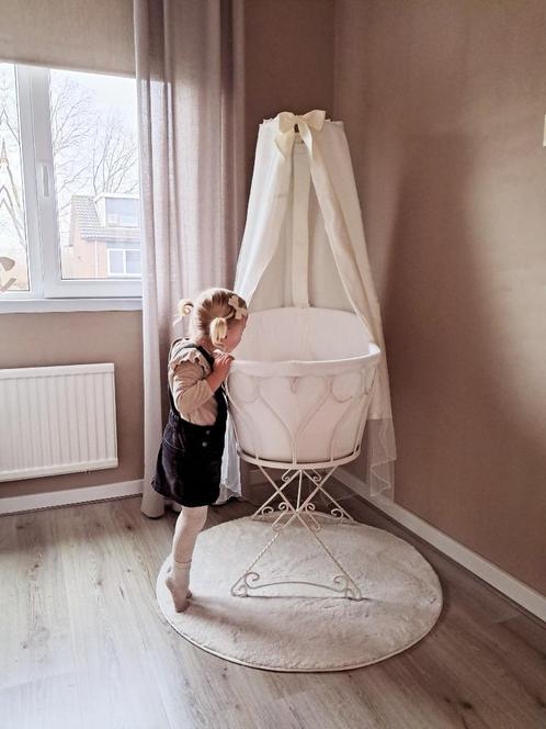 Prachtige klassieke wieg 🤍, Kinderen en Baby's, Babywiegjes en Ledikanten, Zo goed als nieuw, Wieg, Ophalen