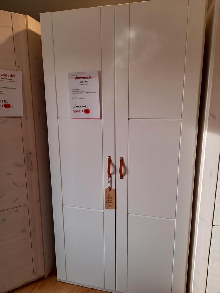 Lifetime Kidsrooms kledingkast 2-deurs wit, Huis en Inrichting, Kasten | Kledingkasten, Zo goed als nieuw, 150 tot 200 cm, 50 tot 75 cm