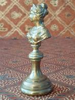 Antieke buste uit Frankrijk van een vrouw 11 cm. uit 1870., Ophalen of Verzenden, Koper