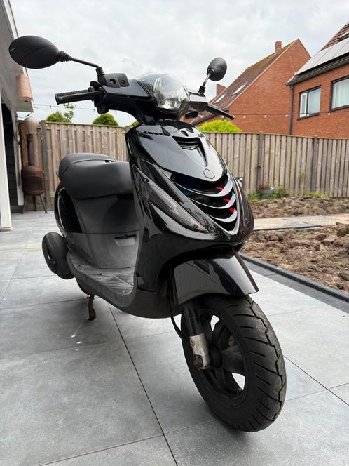 Piagio zip 4 takt, Fietsen en Brommers, Scooters | Piaggio, Zo goed als nieuw, Zip, Maximaal 45 km/u, Benzine, Ophalen