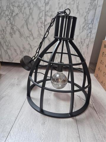 Industriële hanglamp  beschikbaar voor biedingen