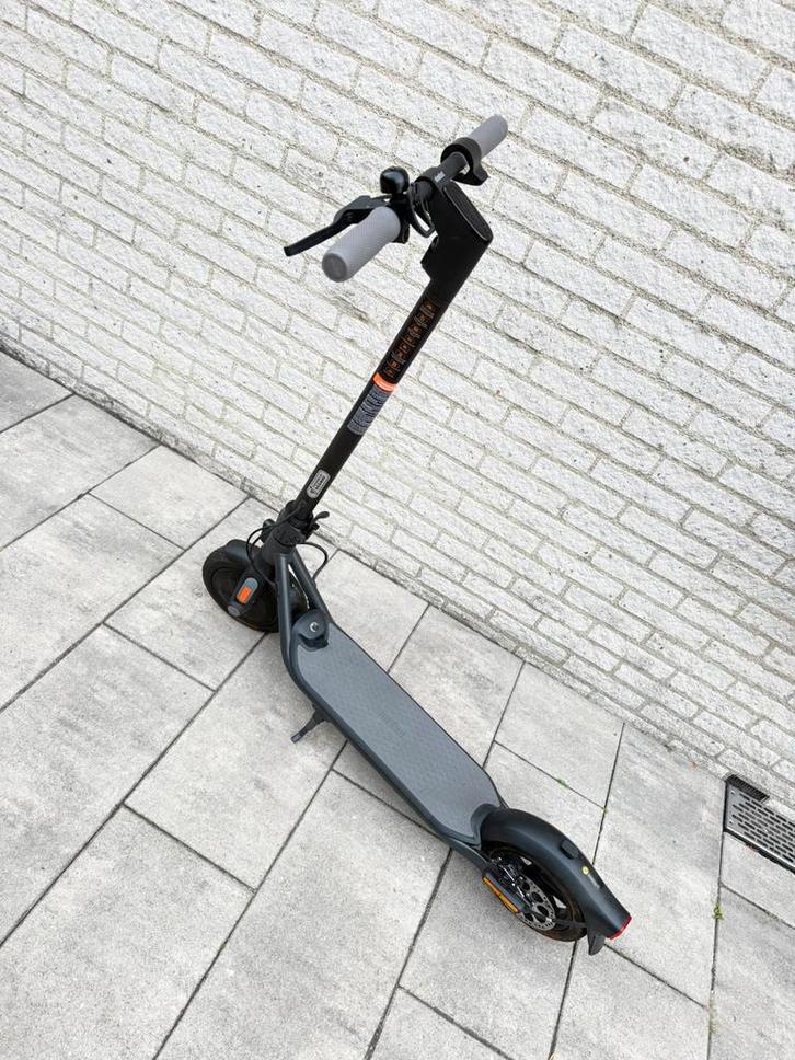 Ninebot F25I Elektrische Step - 25km Bereik, Fietsen en Brommers, Steps, Zo goed als nieuw, Elektrische step (E-scooter), Ophalen of Verzenden