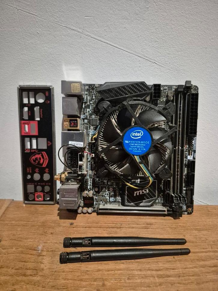 MSI Z270I Gaming Carbon AC Moederbord + i7-7700K, Computers en Software, Moederborden, Gebruikt, Intel, DDR4, Ophalen of Verzenden