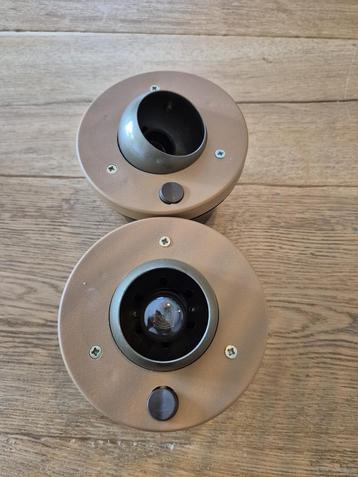 Te koop: 2x Vintage Bruine Caravan Spots – Knaus Südwind beschikbaar voor biedingen