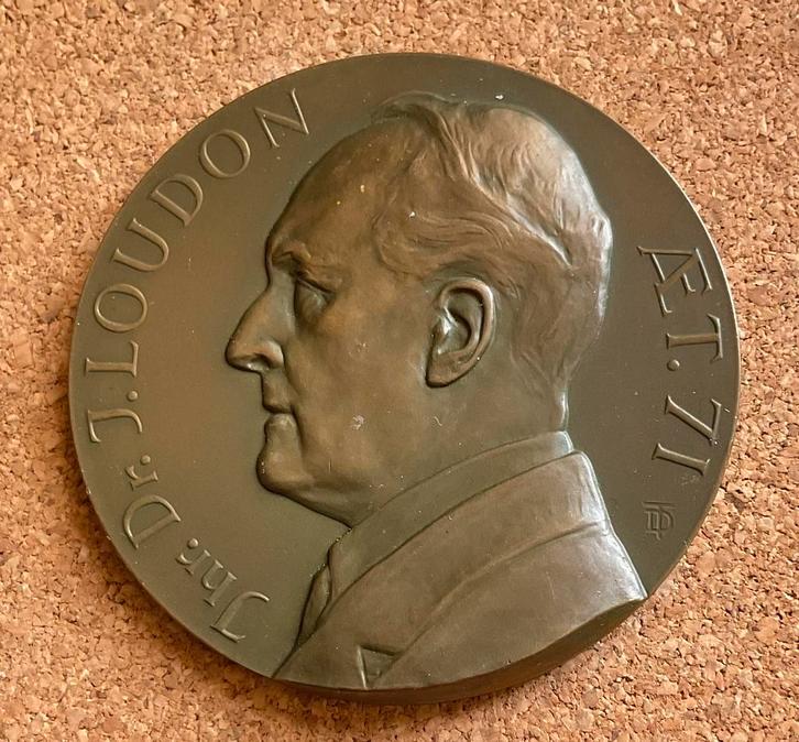Penning Medaille - Jhr. Dr. J. LOUDON - AET. 71- 1937, Postzegels en Munten, Penningen en Medailles, Overige materialen, Ophalen of Verzenden