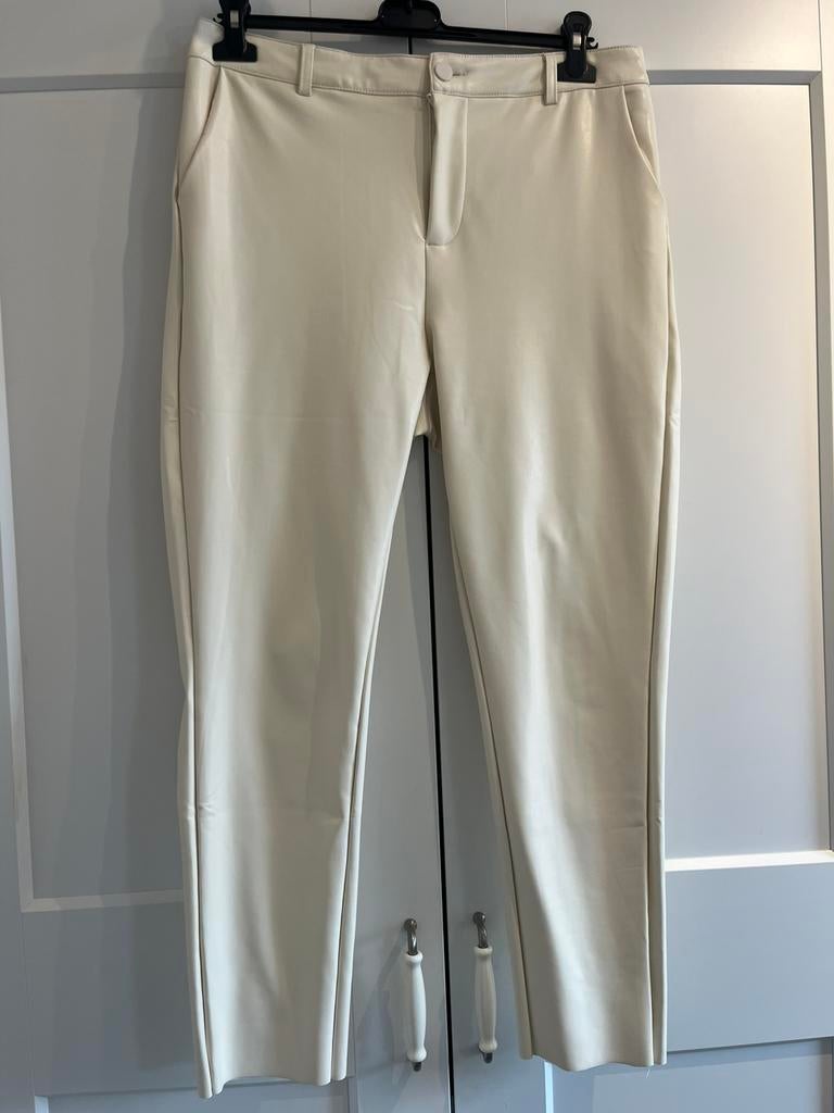 * nieuw* creme lederlook pantalon mt L/ XL, Kleding | Dames, Beige, Maat 42/44 (L), Nieuw, Ophalen of Verzenden